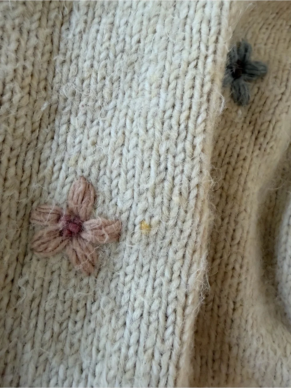 Zara Girls Beige Knit Pullover Sweater With Floral Embroidery Size 6 - READ